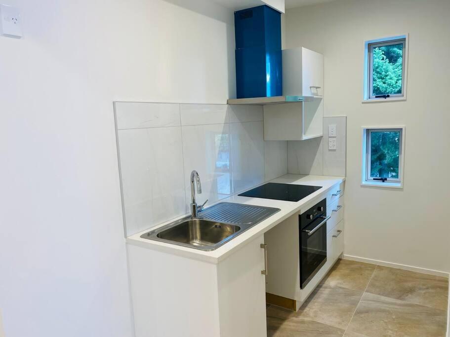 Otahuhu Town Centre Brand New Apartment 8B Окленд Экстерьер фото